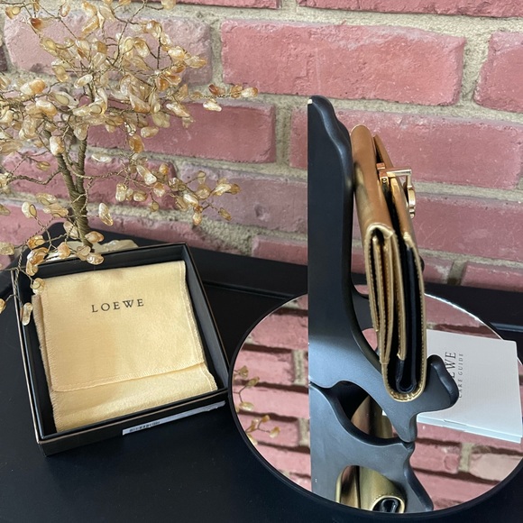 Loewe Gold Wallet - Picture 8 of 13
